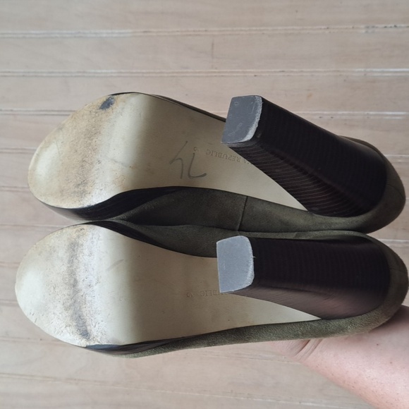 Banana Republic "Union" Dark Olive Green Suede Leather Platform Block Heel Pumps - Picture 7 of 12